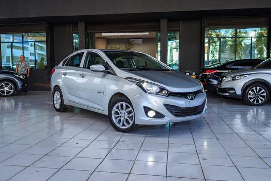HYUNDAI HB20S 1.6 COMFORT PLUS 16V FLEX 4P MANUAL HYUNDAI HB20S 1.6 COMFORT PLUS 16V FLEX 4P MANUAL